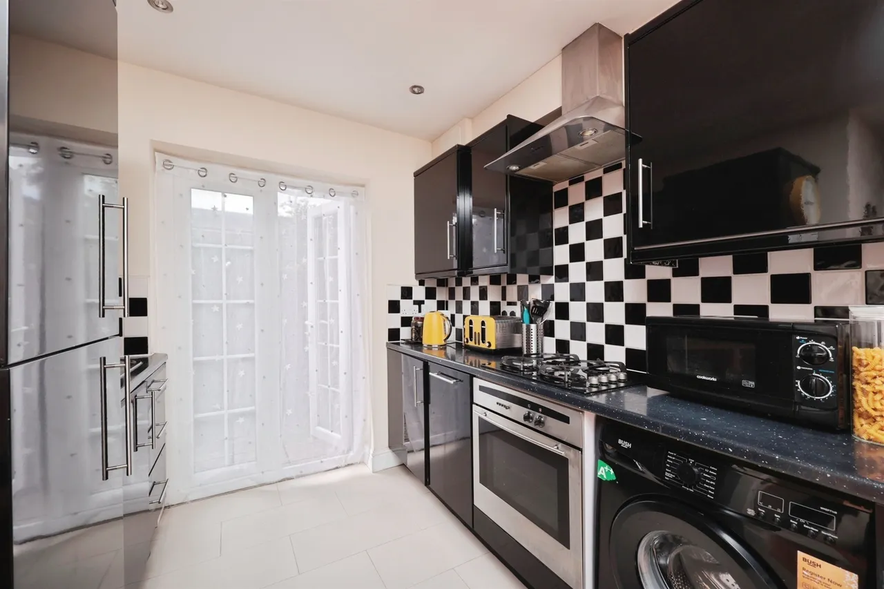 Holywell Road, Watford, WD18, photo 4