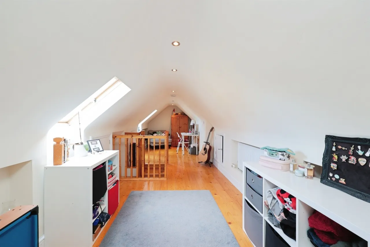 Holywell Road, Watford, WD18, photo 8