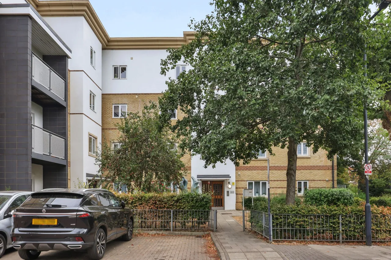1 bed flat for sale, Mayo Road, London, NW10