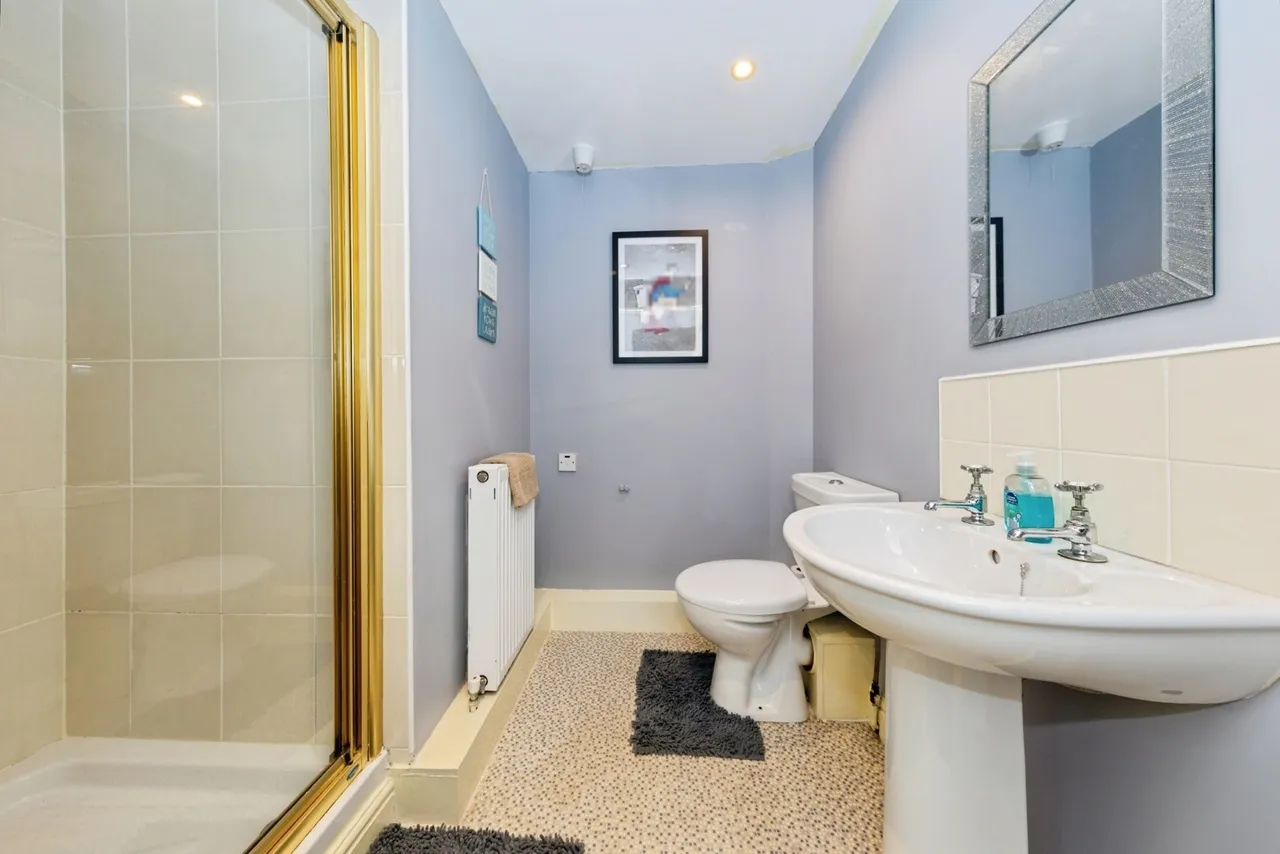 Heol Blaengwastod, Carmarthen, SA31, photo 18
