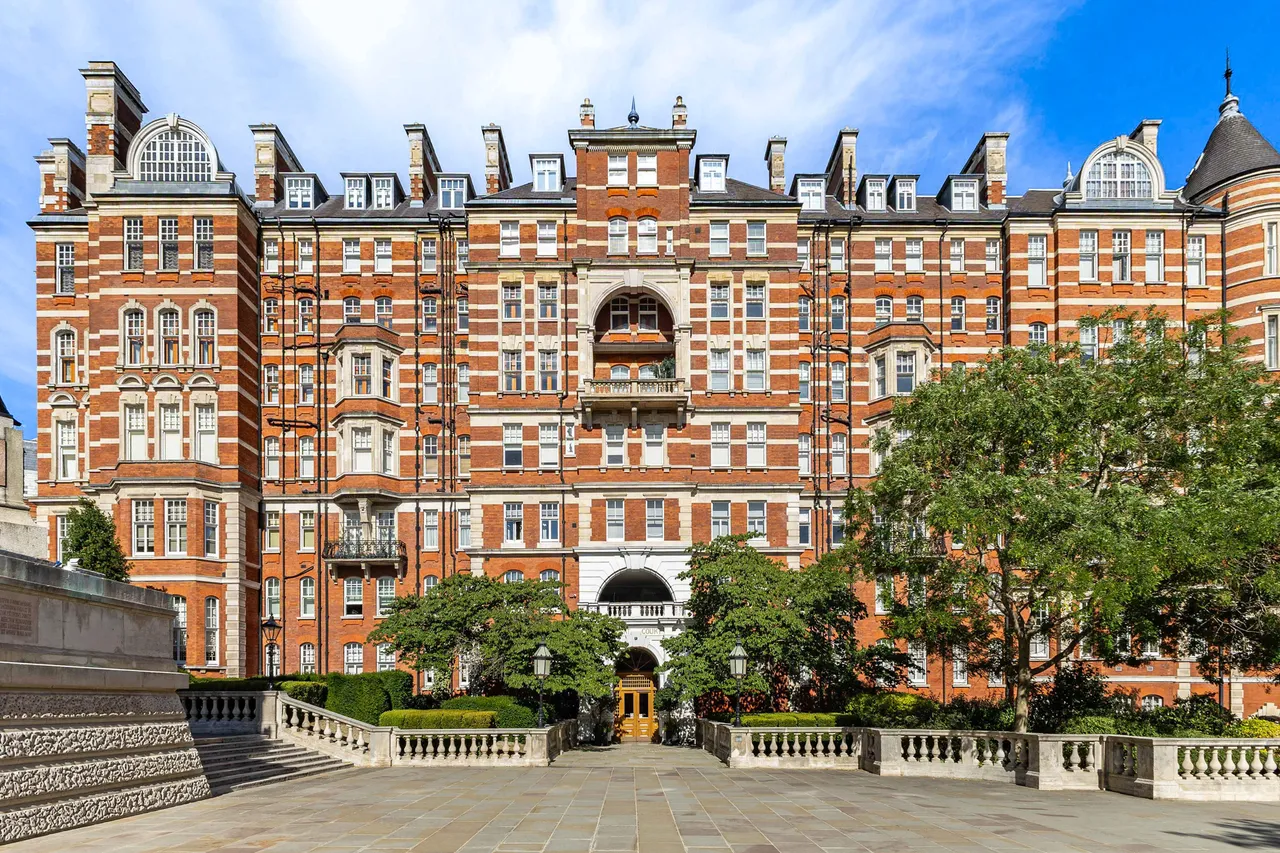 4 bed flat to rent — Prince Consort Road, South Kensington, London