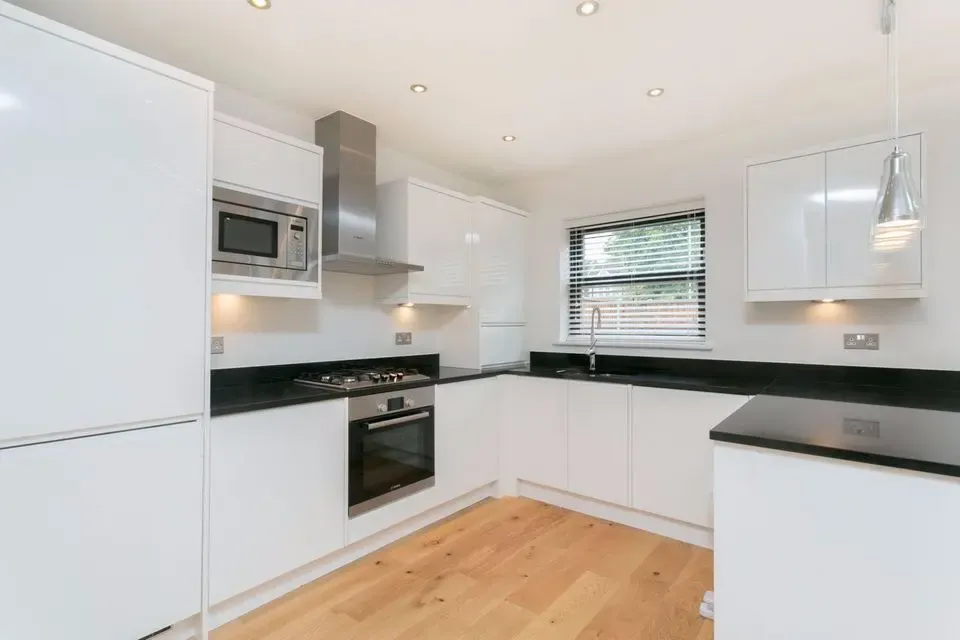 The Shaftesburys, Barking, IG11, photo 3