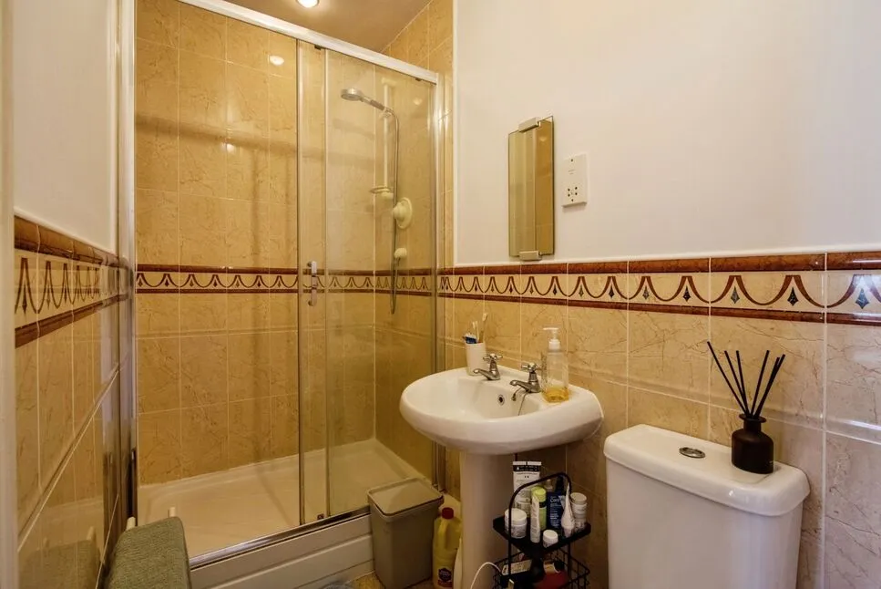 Beven Grove, Wakefield, WF1, photo 6