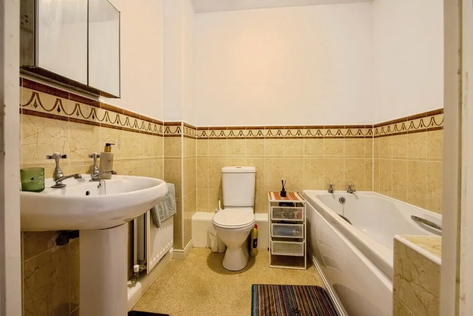 Beven Grove, Wakefield, WF1, photo 5
