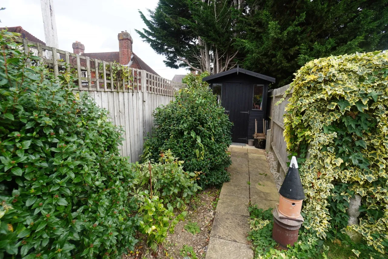 West Court, Downley, HP13, photo 14
