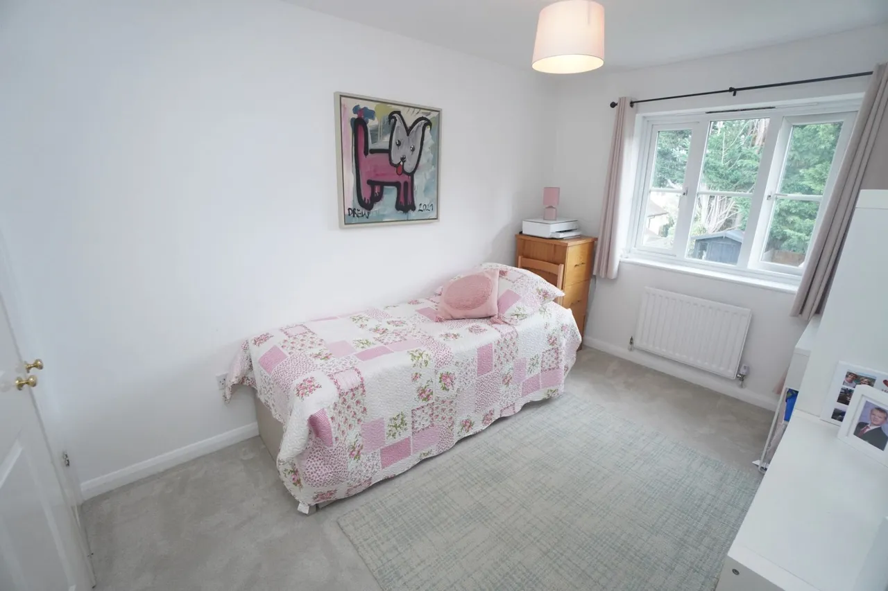 West Court, Downley, HP13, photo 10