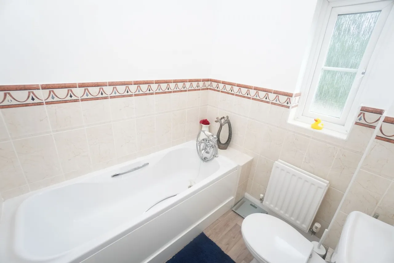 West Court, Downley, HP13, photo 11