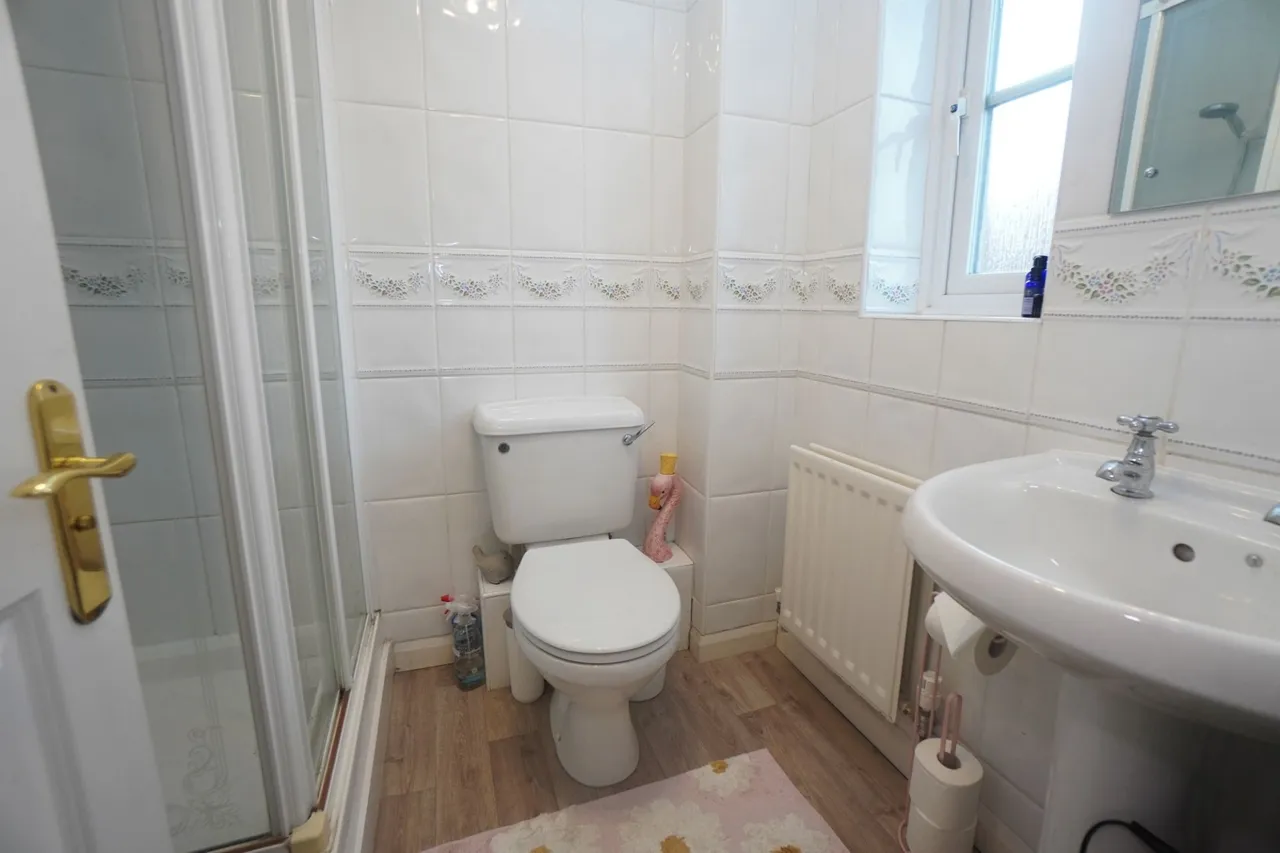 West Court, Downley, HP13, photo 9
