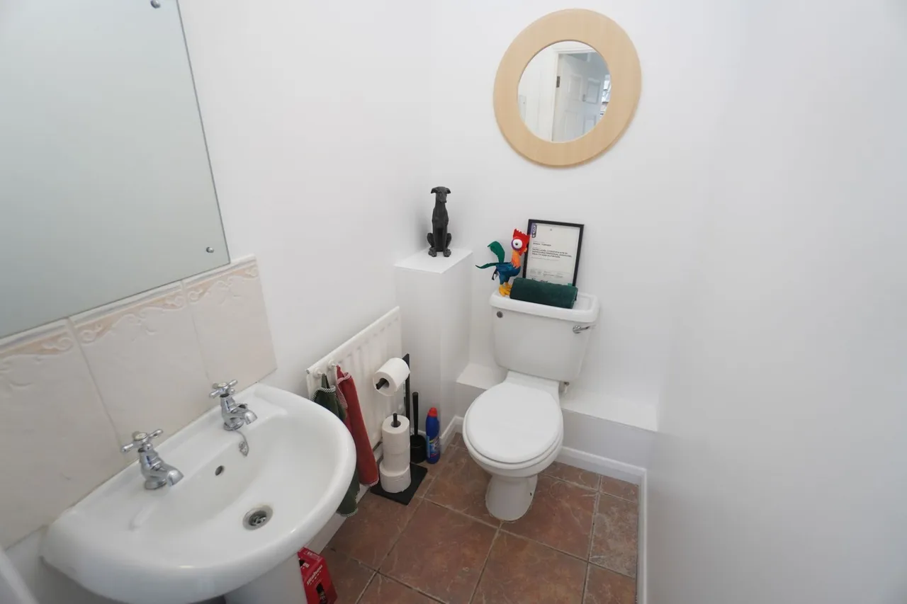 West Court, Downley, HP13, photo 6