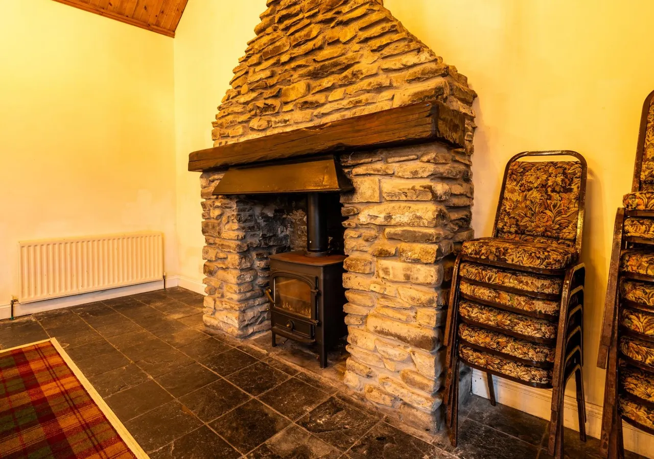 The Square, Tregaron, SY25, photo 19
