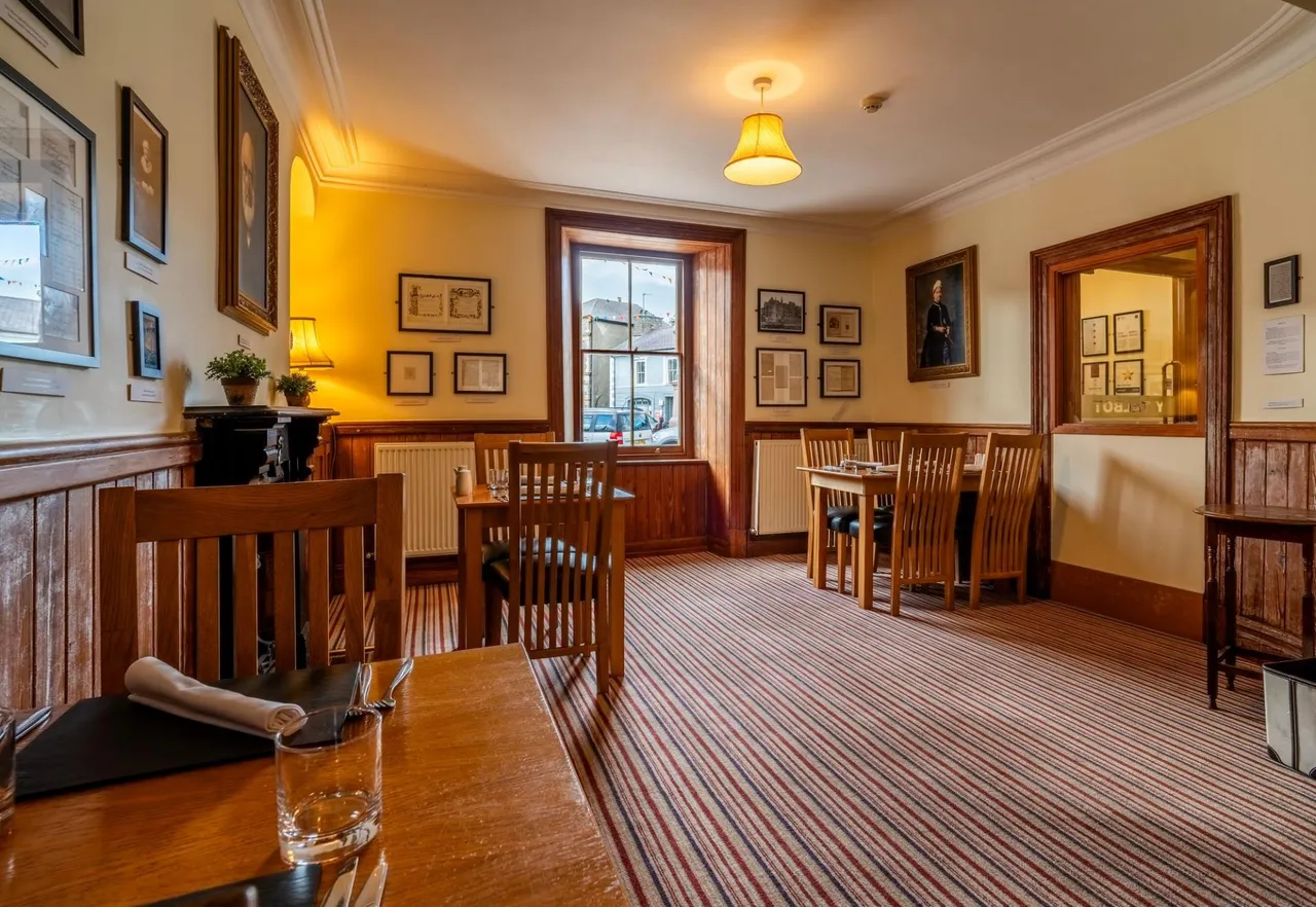 The Square, Tregaron, SY25, photo 15