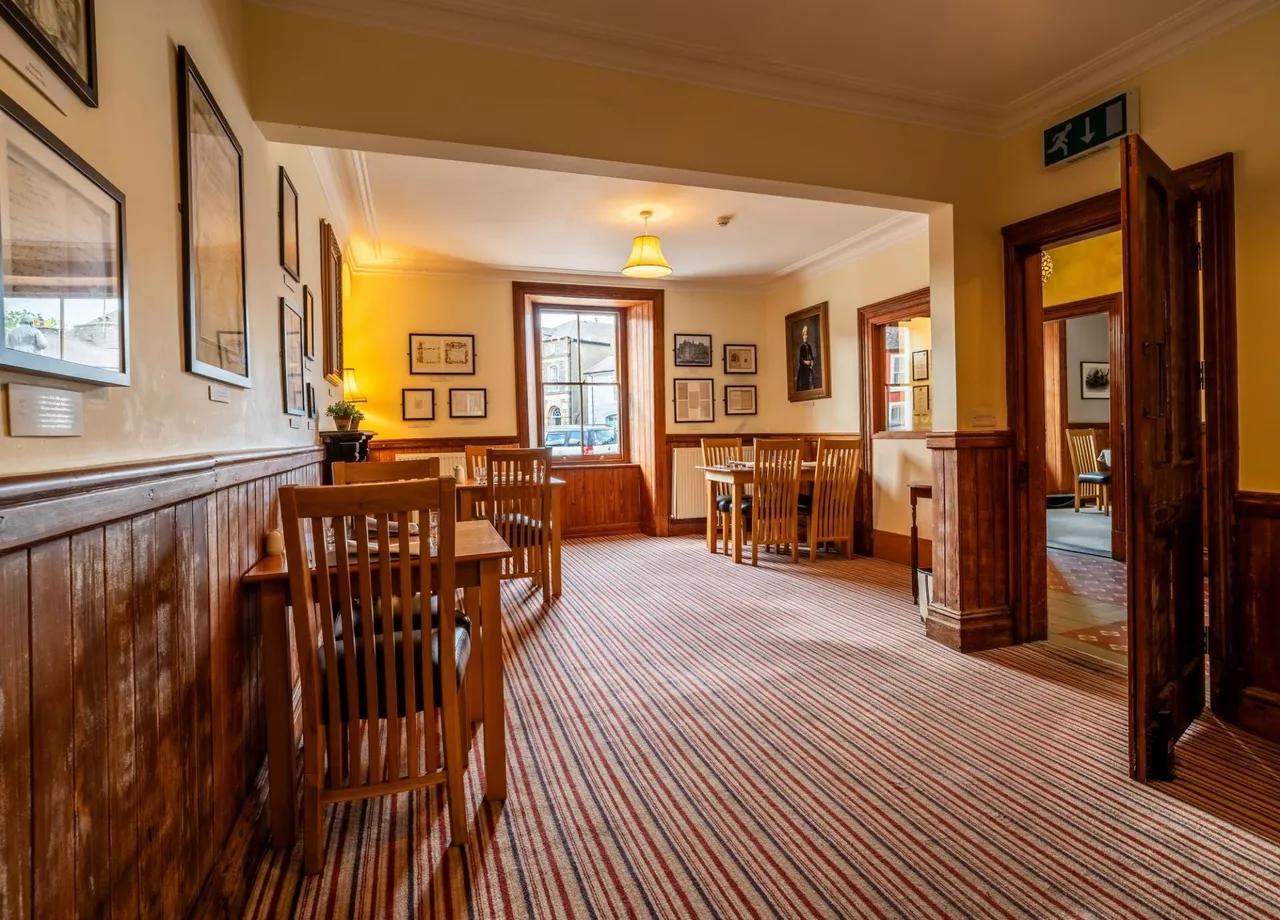The Square, Tregaron, SY25, photo 12
