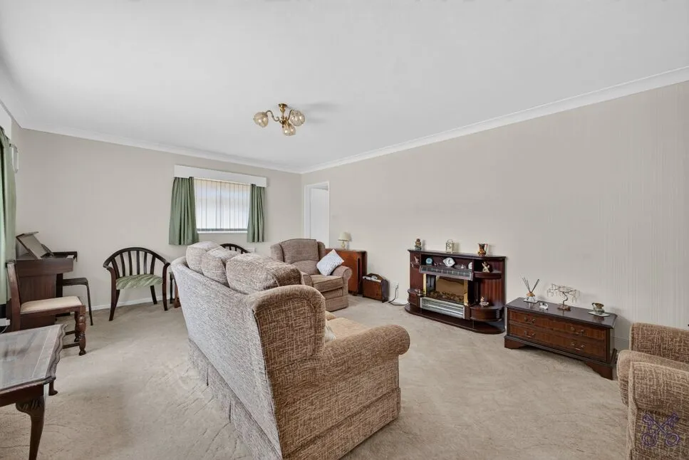 Mansion Gardens, Evesham, WR11, photo 2