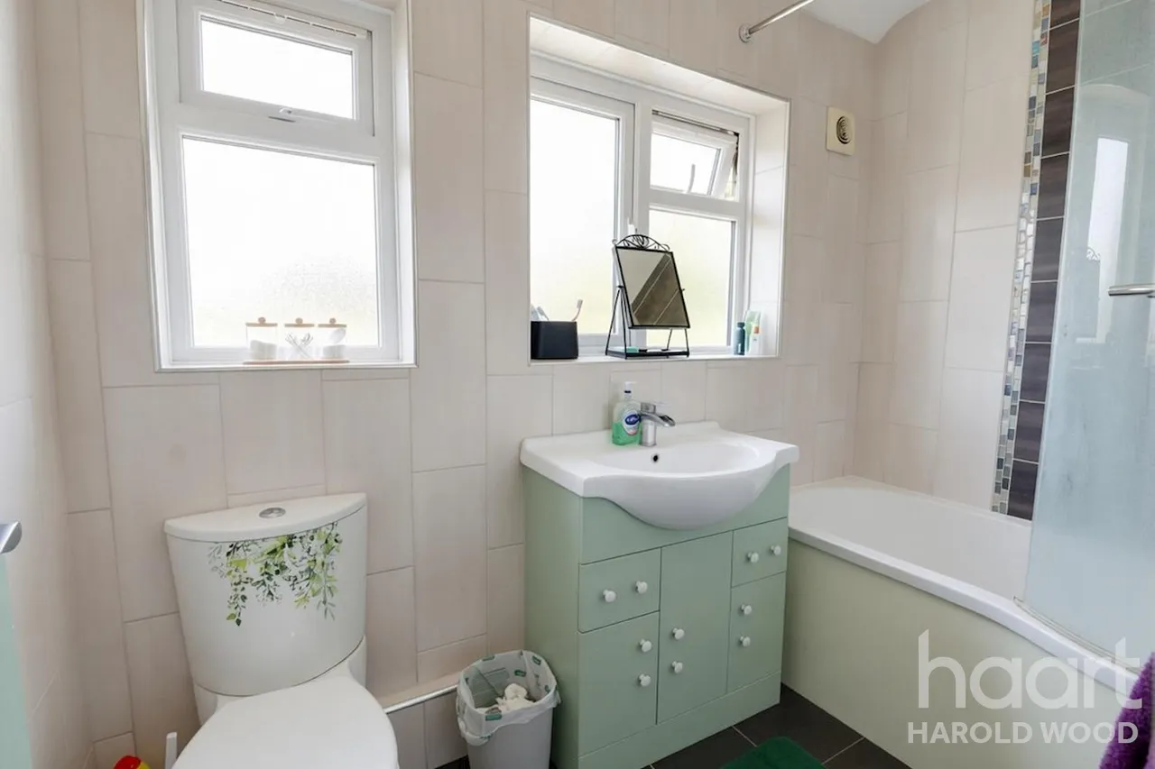 Chippenham Walk, Harold Hill, RM3, photo 18