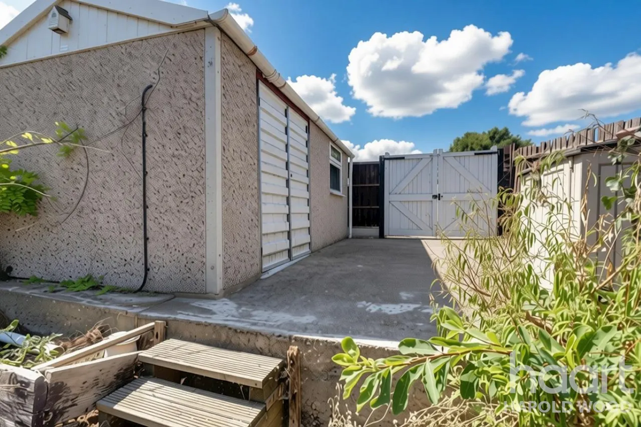 Chippenham Walk, Harold Hill, RM3, photo 17