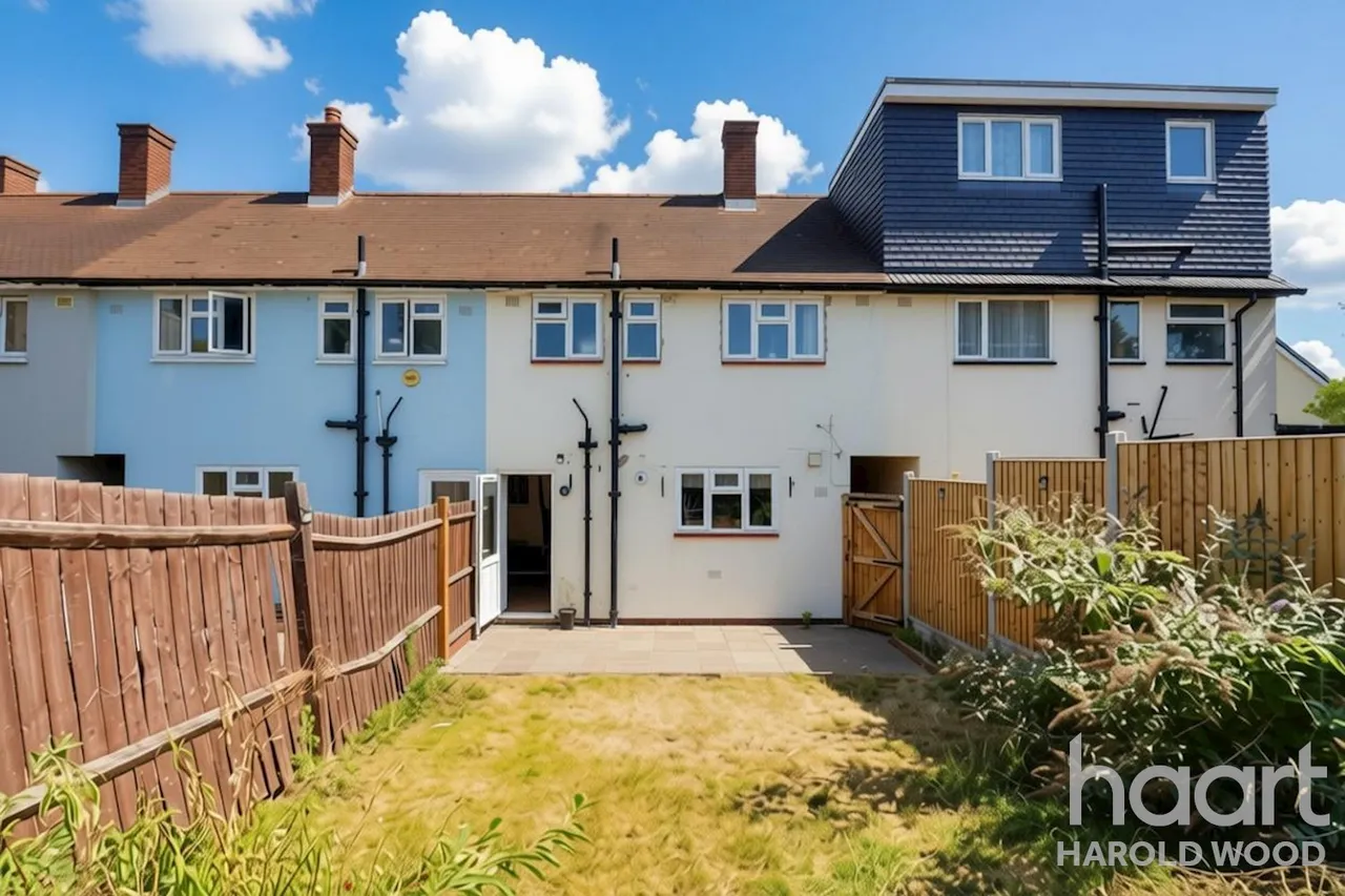 Chippenham Walk, Harold Hill, RM3, photo 12