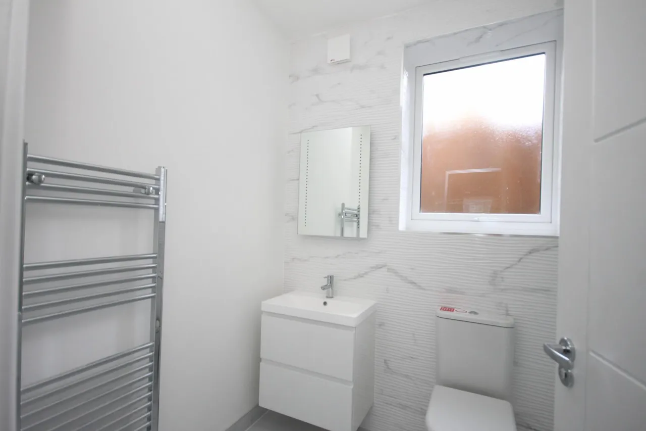 Old Bedford Road, Luton, LU2, photo 12