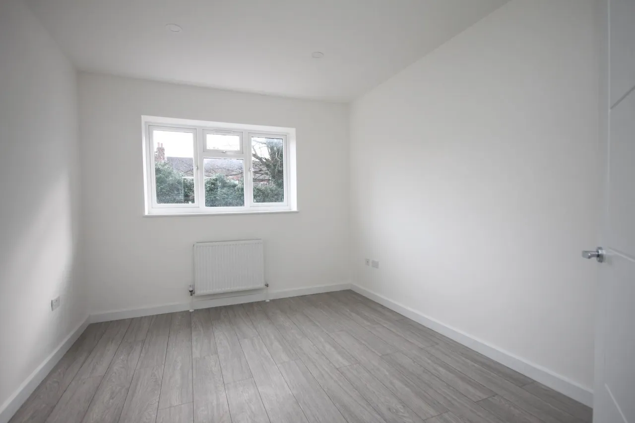Old Bedford Road, Luton, LU2, photo 8