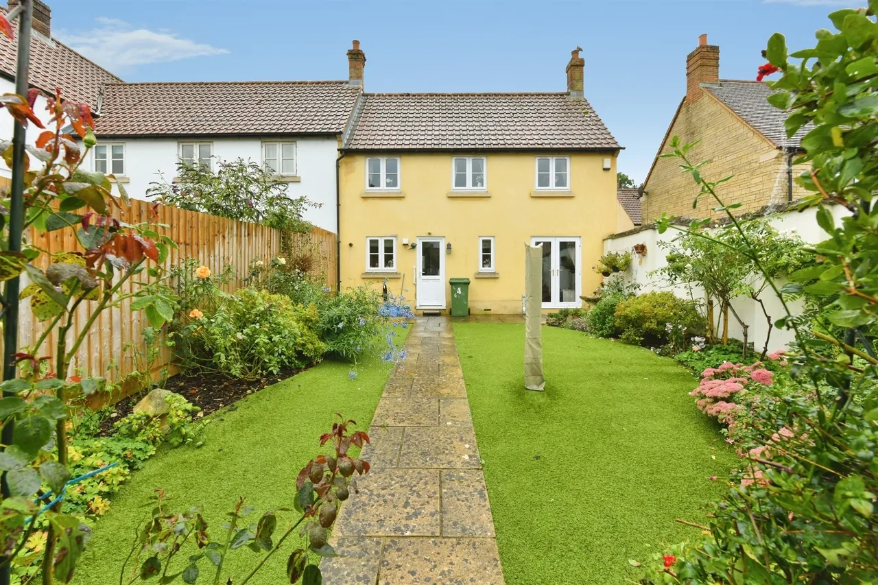 3 bed house for sale, Garden Ground, Shepton Mallet, BA4