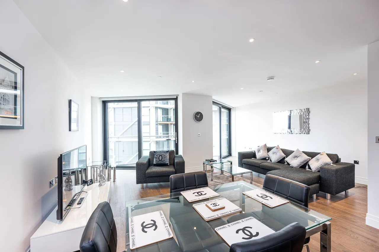 2 bed flat to rent, London, SW11