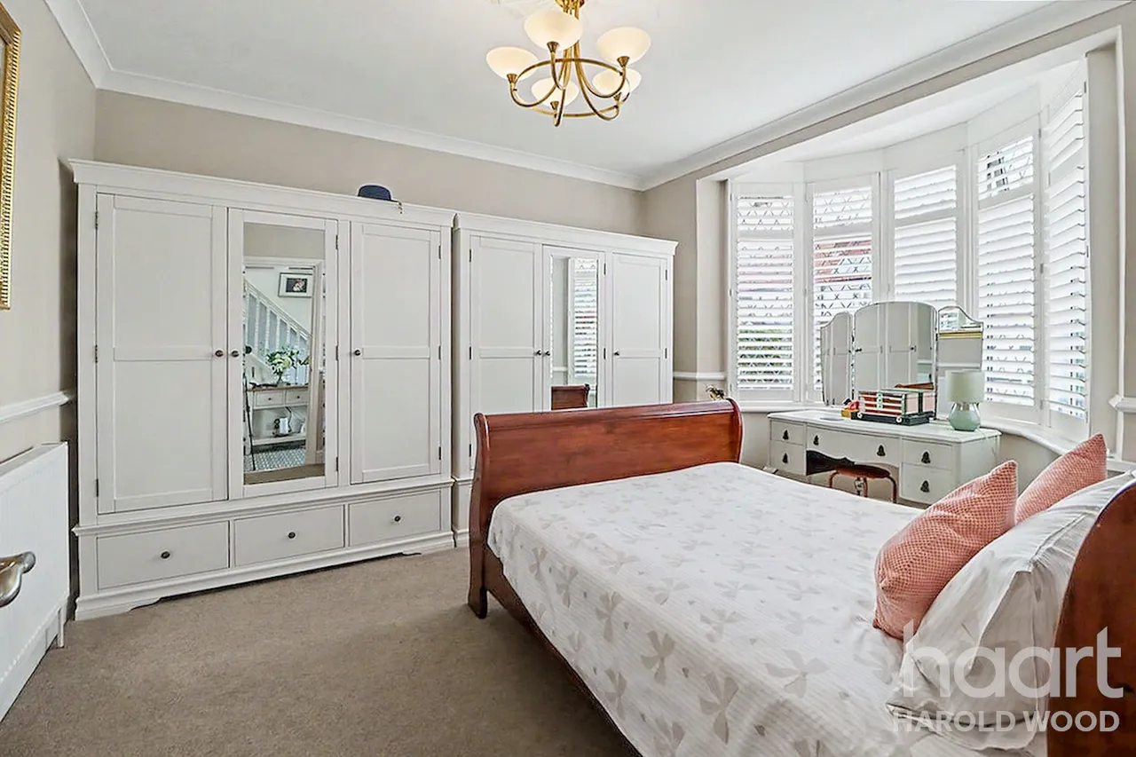 Tennyson Road, Heaton Grange, RM3, photo 10