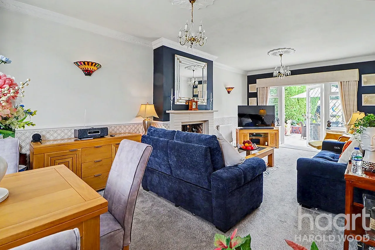 Tennyson Road, Heaton Grange, RM3, photo 7