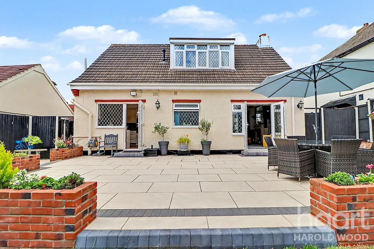 Tennyson Road, Heaton Grange, RM3, photo 26