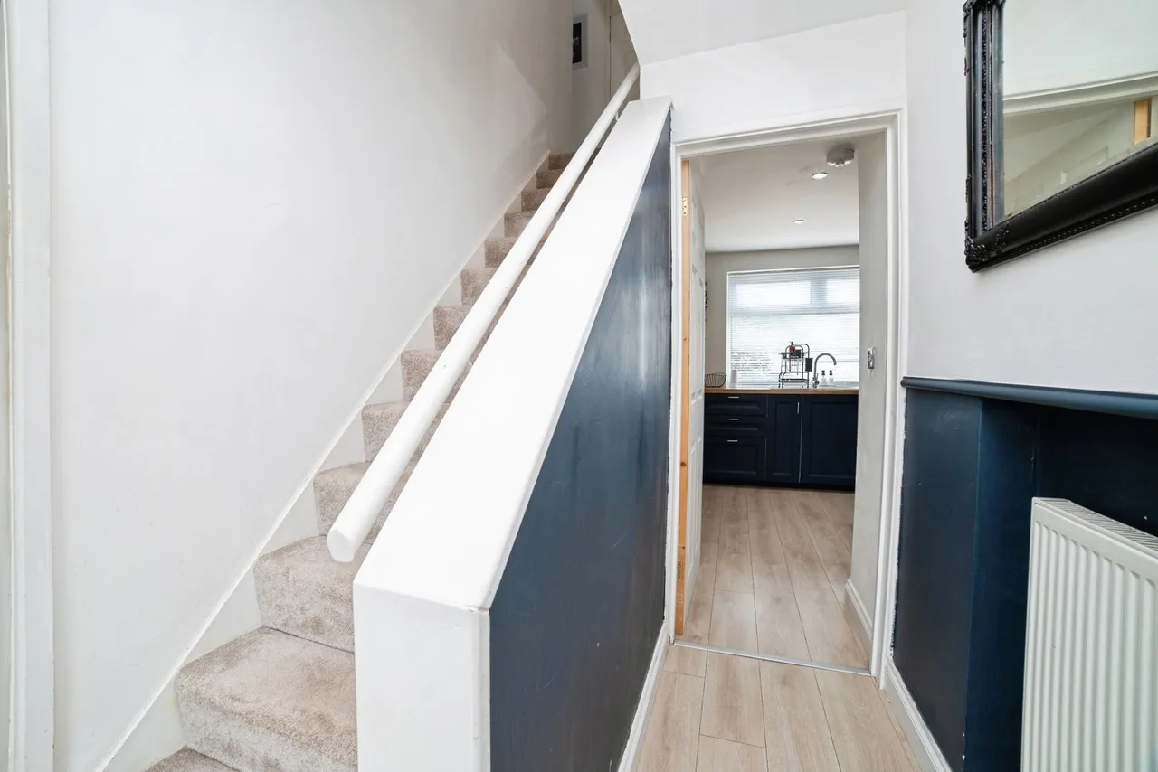 Clumber Avenue, Rainworth, Mansfield, Nottinghamshire, NG21, photo 5