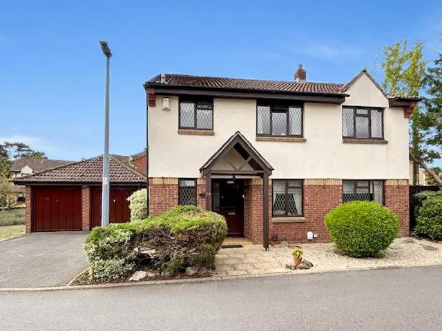 4 bed house for sale, Hazel Copse, Chippenham
