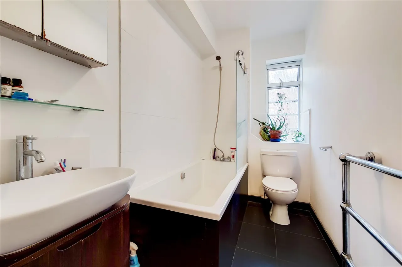 Old Brompton Road, Earl's Court, London, SW5 9HY, photo 4