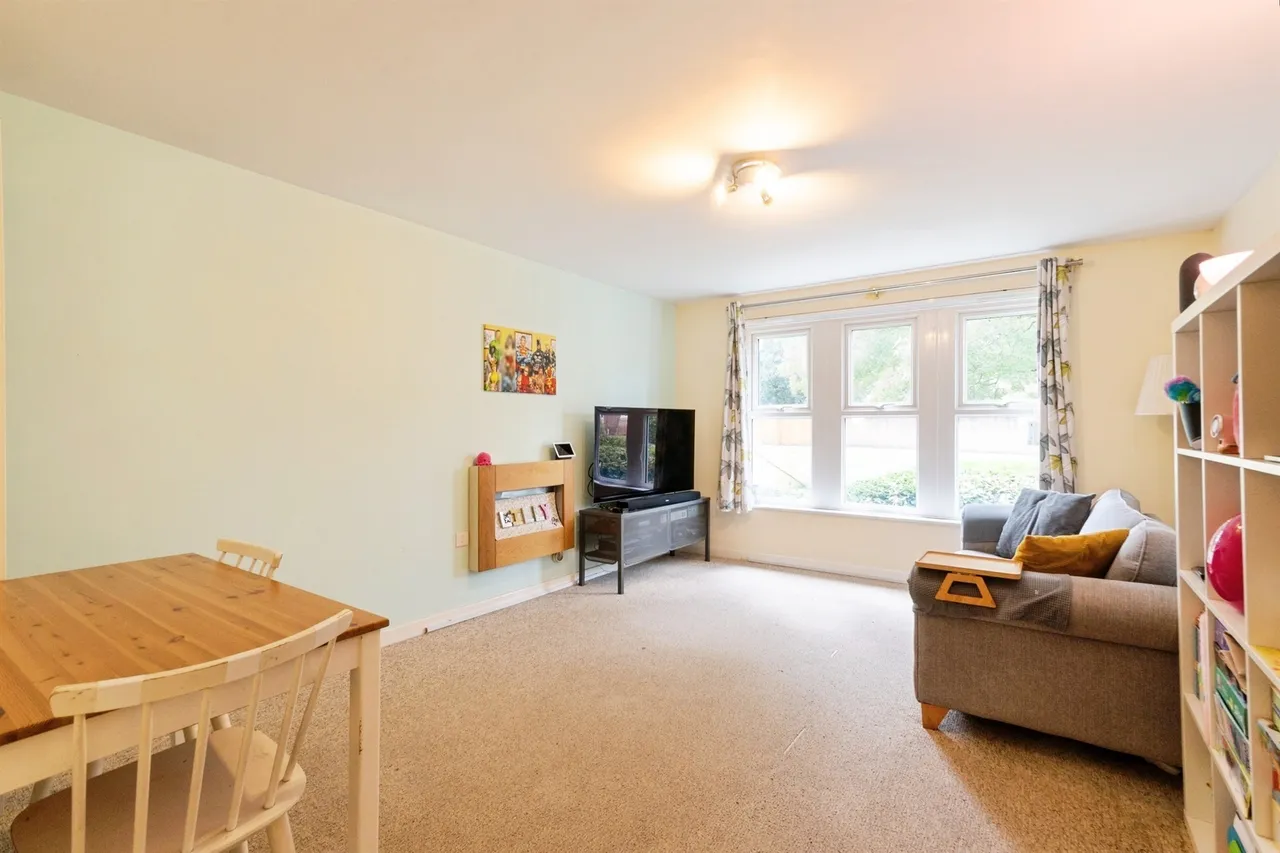 Small Meadow Court Caerphilly, CF83, photo 6
