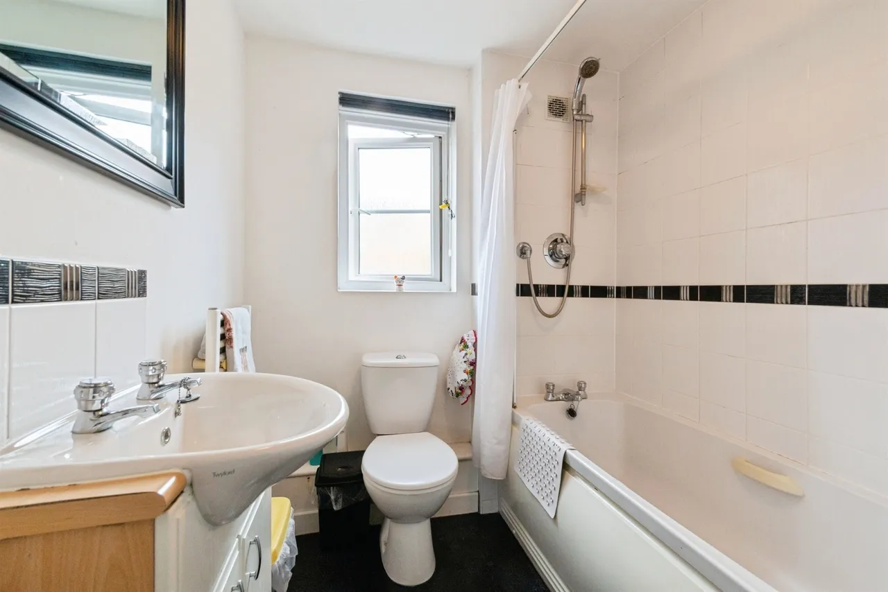 Small Meadow Court Caerphilly, CF83, photo 15