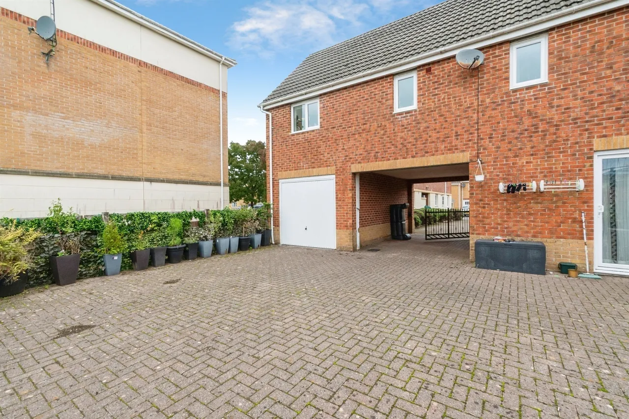 Small Meadow Court Caerphilly, CF83, photo 19