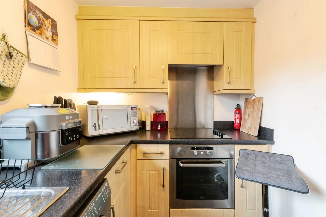 Small Meadow Court Caerphilly, CF83, photo 9