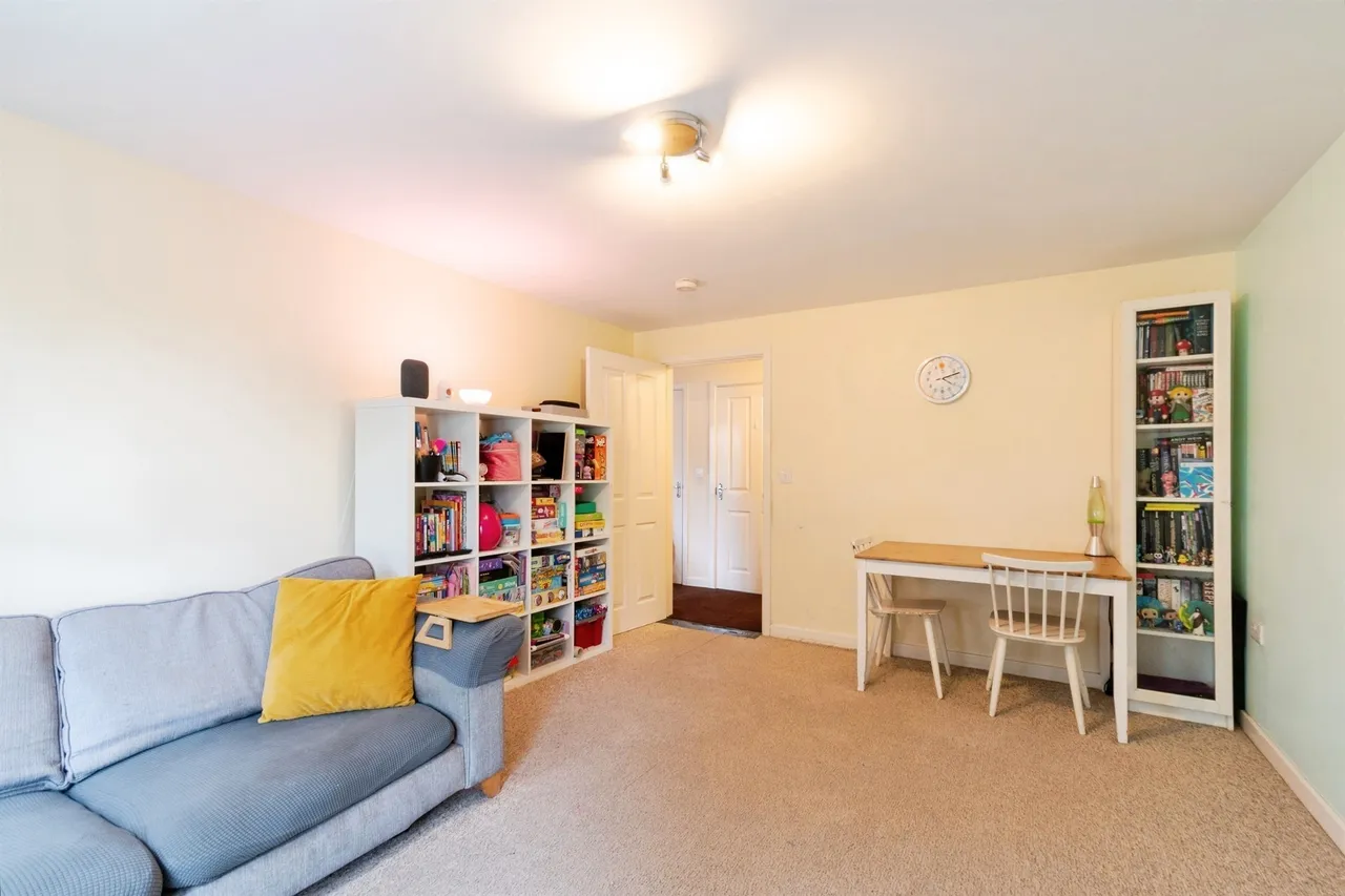 Small Meadow Court Caerphilly, CF83, photo 4