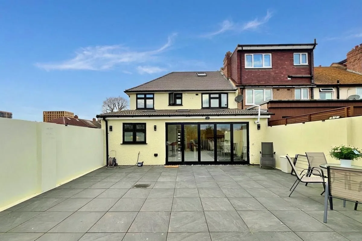 Burwell Avenue, Greenford, UB6, photo 7