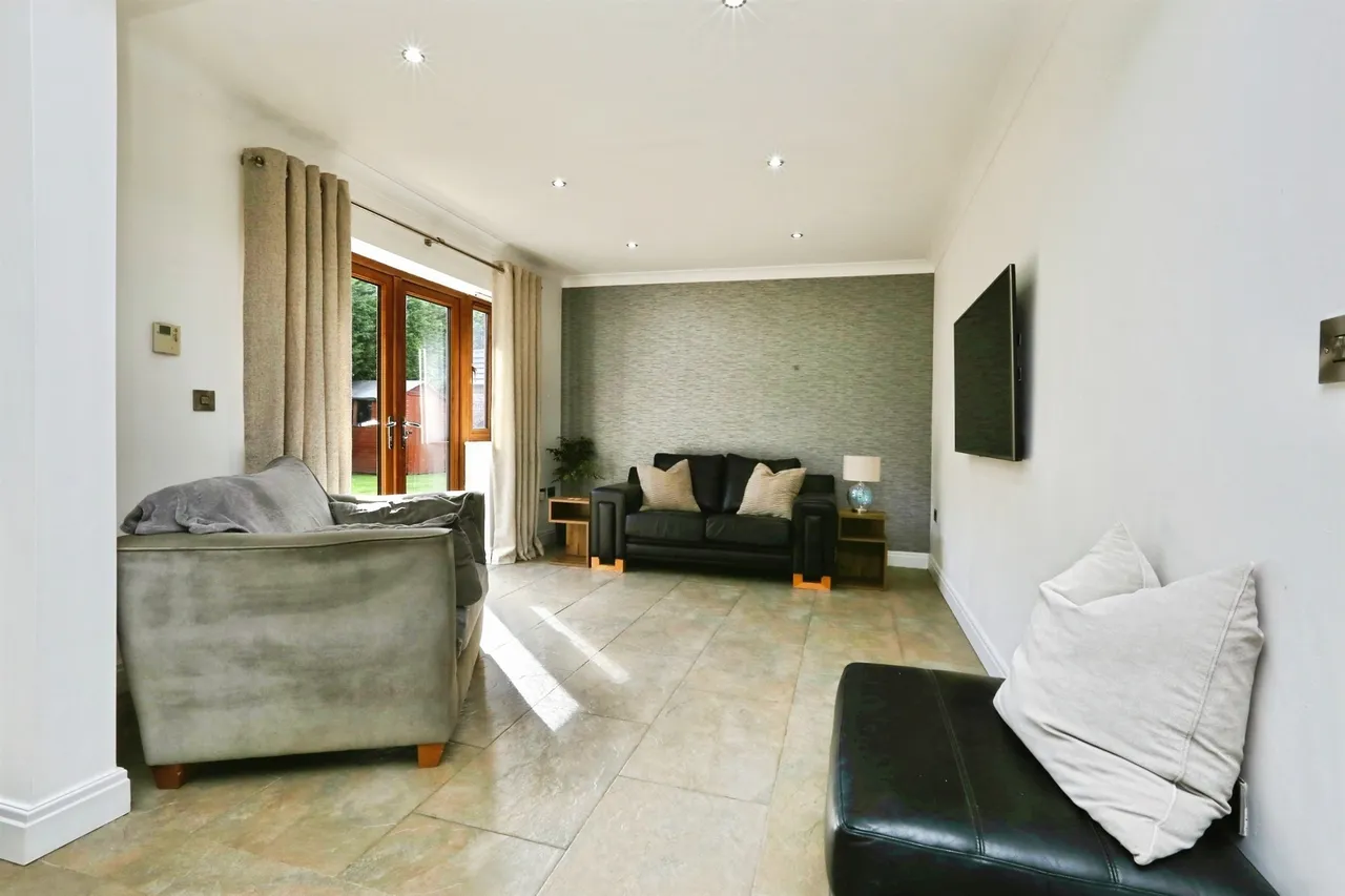 Whiphill Lane, Armthorpe, Doncaster, photo 5