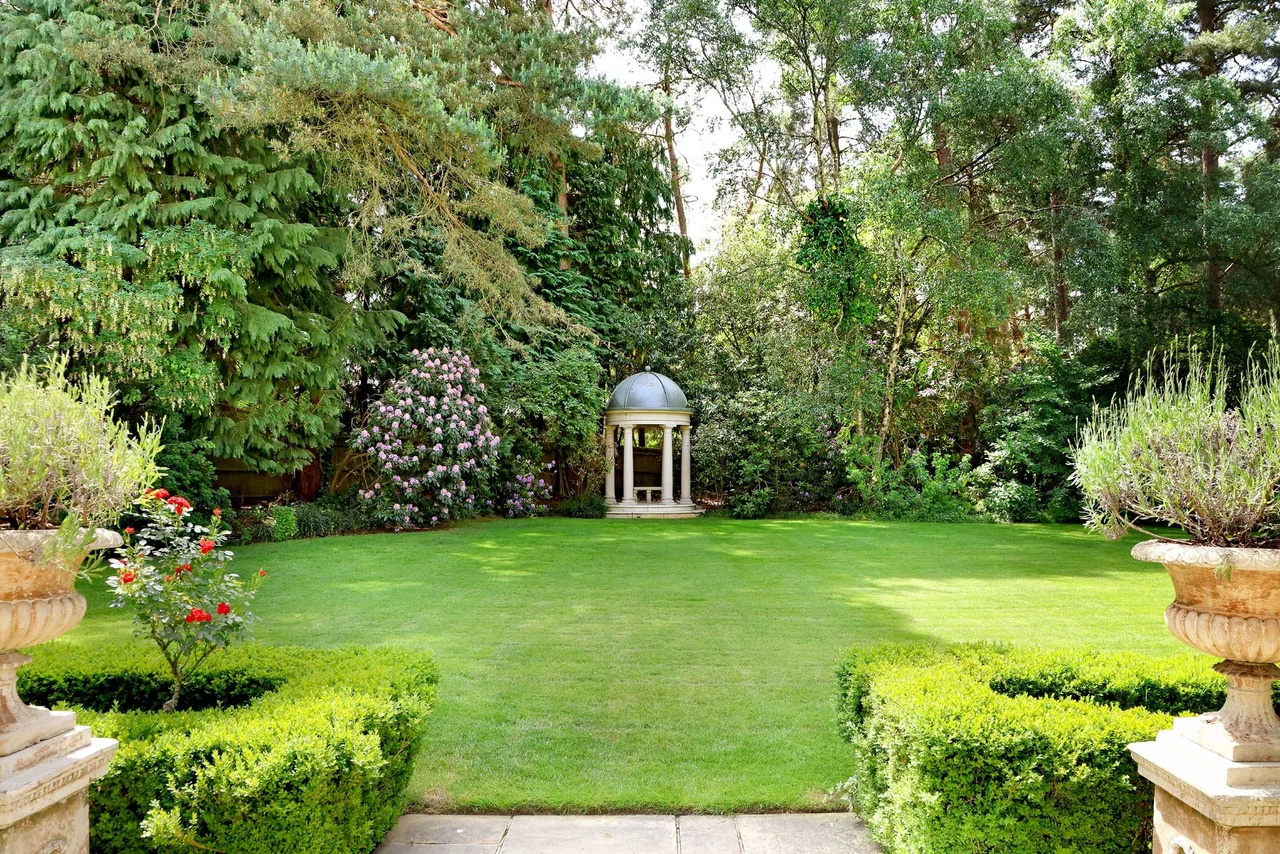 Virginia Water, Surrey, GU25 4NG, photo 6
