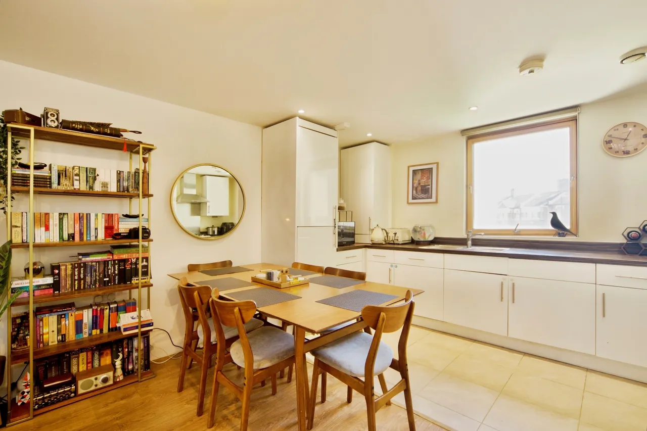 Katherine Road, London, E6, photo 5
