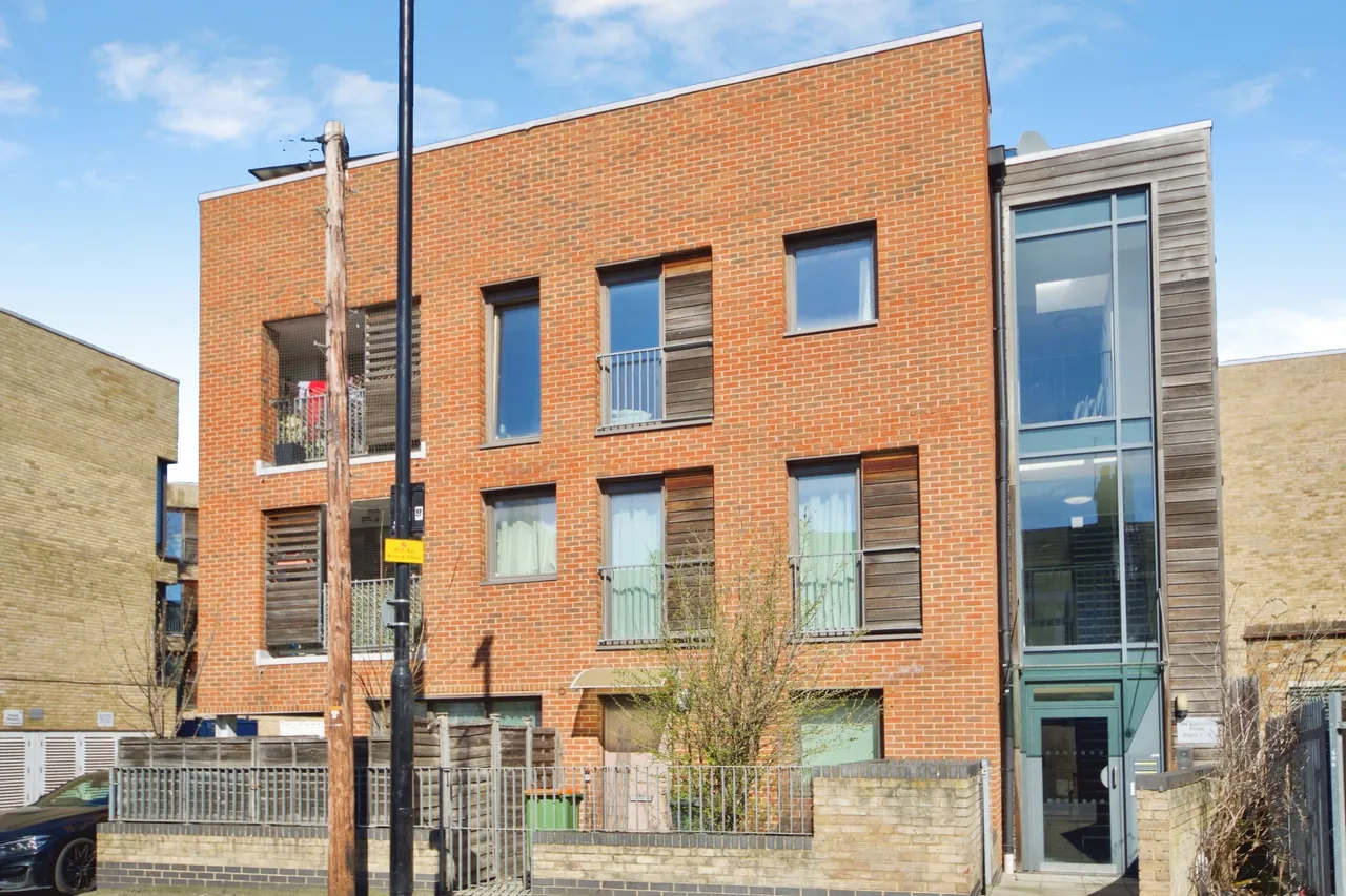 Katherine Road, London, E6, photo 18