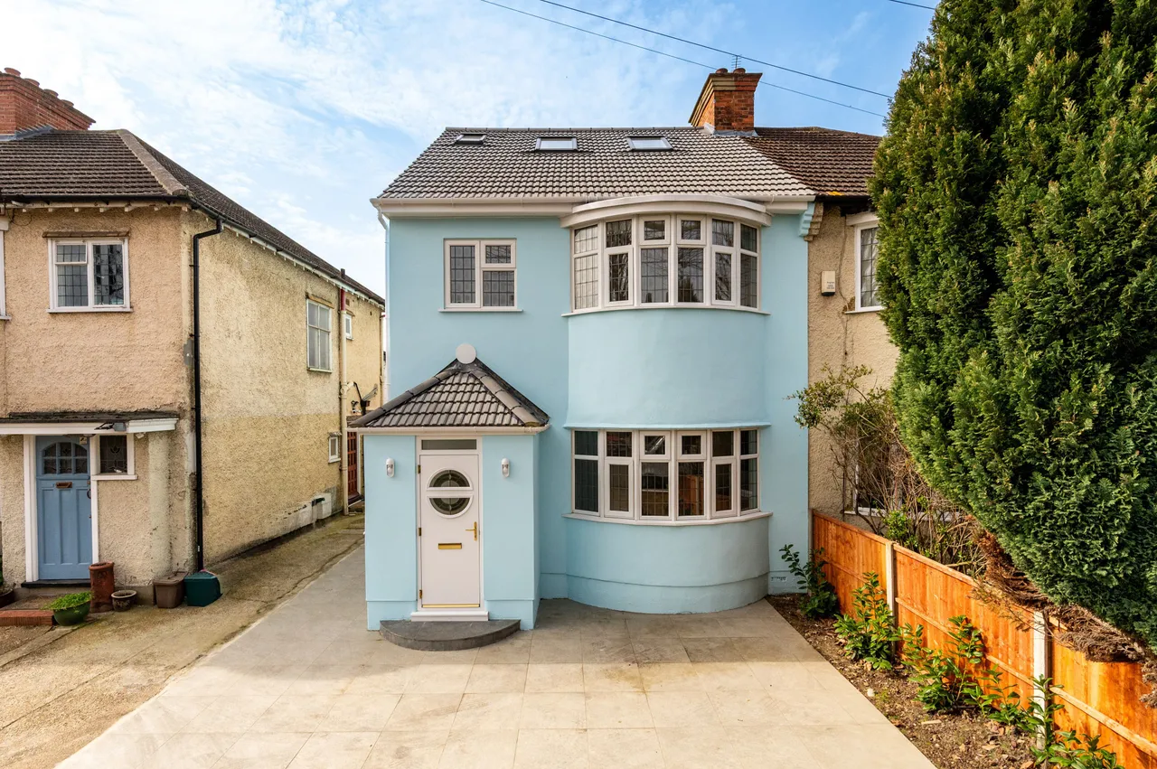 5 bed house for sale — 23 Howard Road, New Malden
