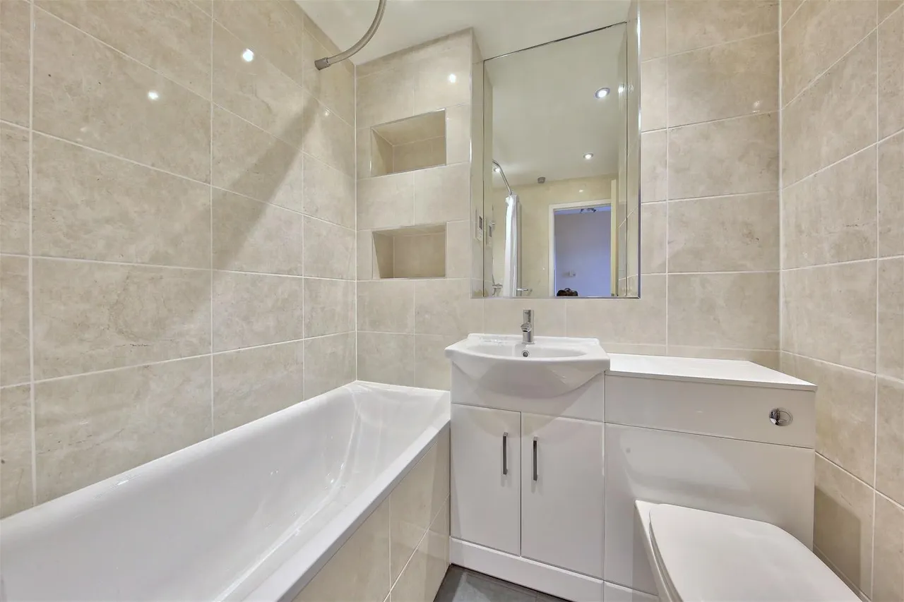 Alexandra Road, WIMBLEDON, London SW19 7JZ, photo 2