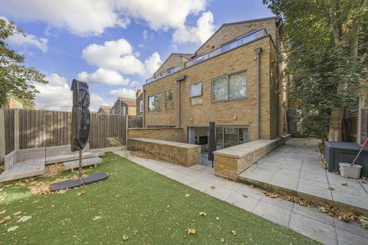 Eastcombe Ave, SE7, photo 2