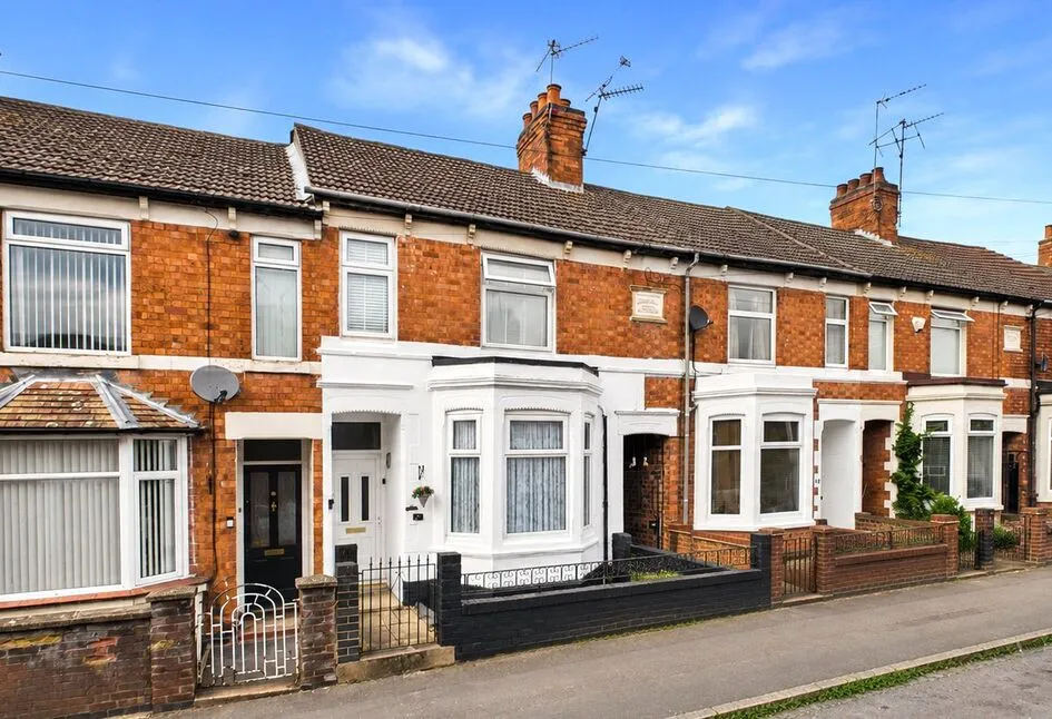 3 bed house for sale — Pollard Street, Kettering, Northamptonshire, NN16
