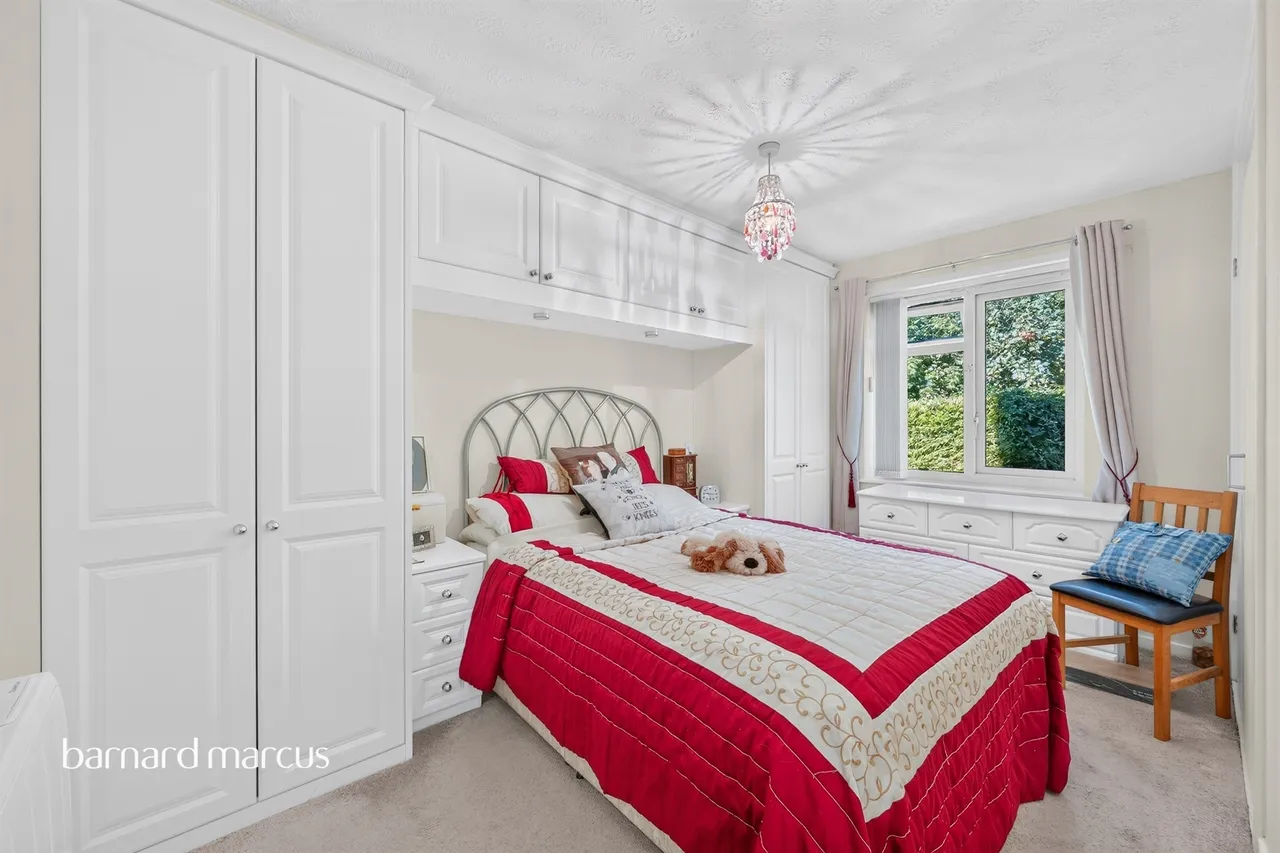 Henbit Close, Tadworth, KT20, photo 7