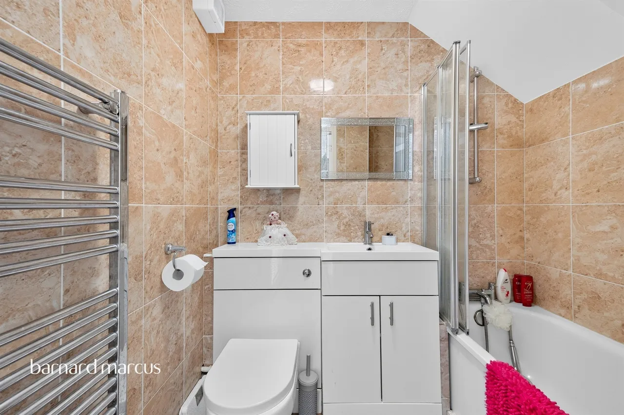 Henbit Close, Tadworth, KT20, photo 8