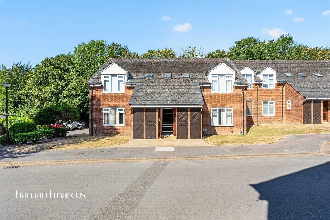 Henbit Close, Tadworth, KT20, photo 12