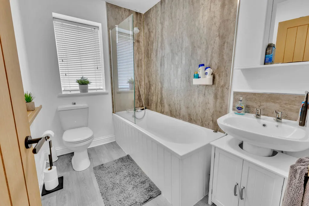 Hillcrest Road, Rochdale, OL11, photo 16