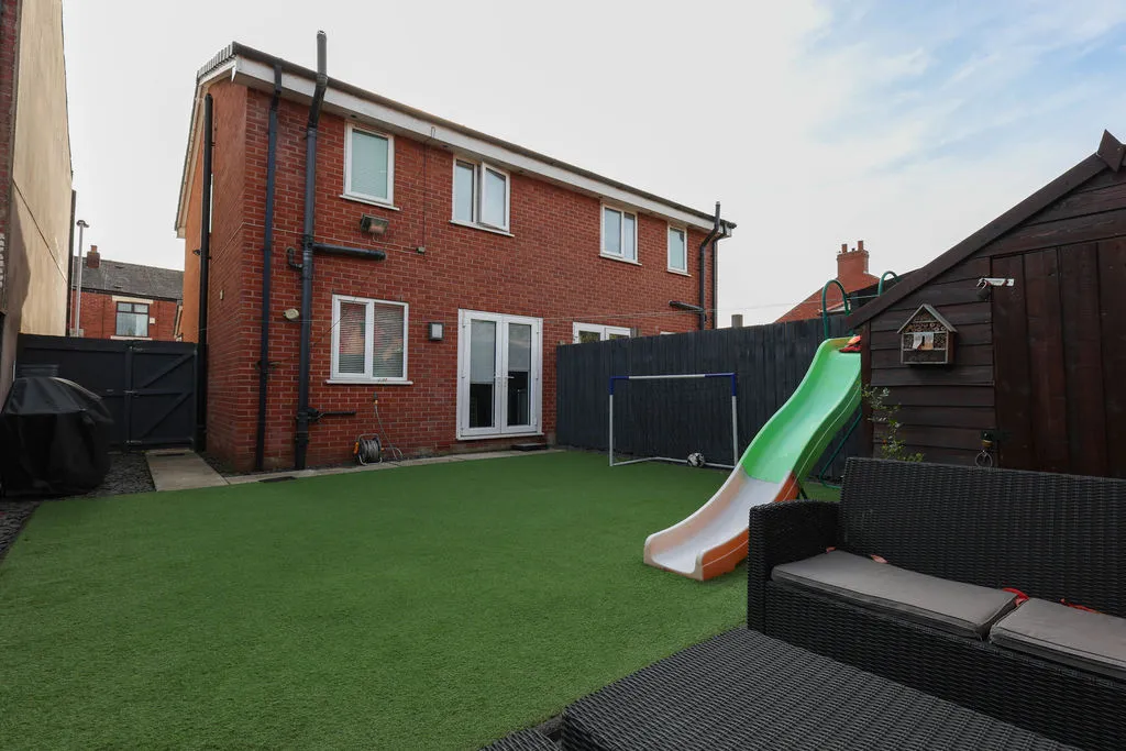 Hillcrest Road, Rochdale, OL11, photo 17