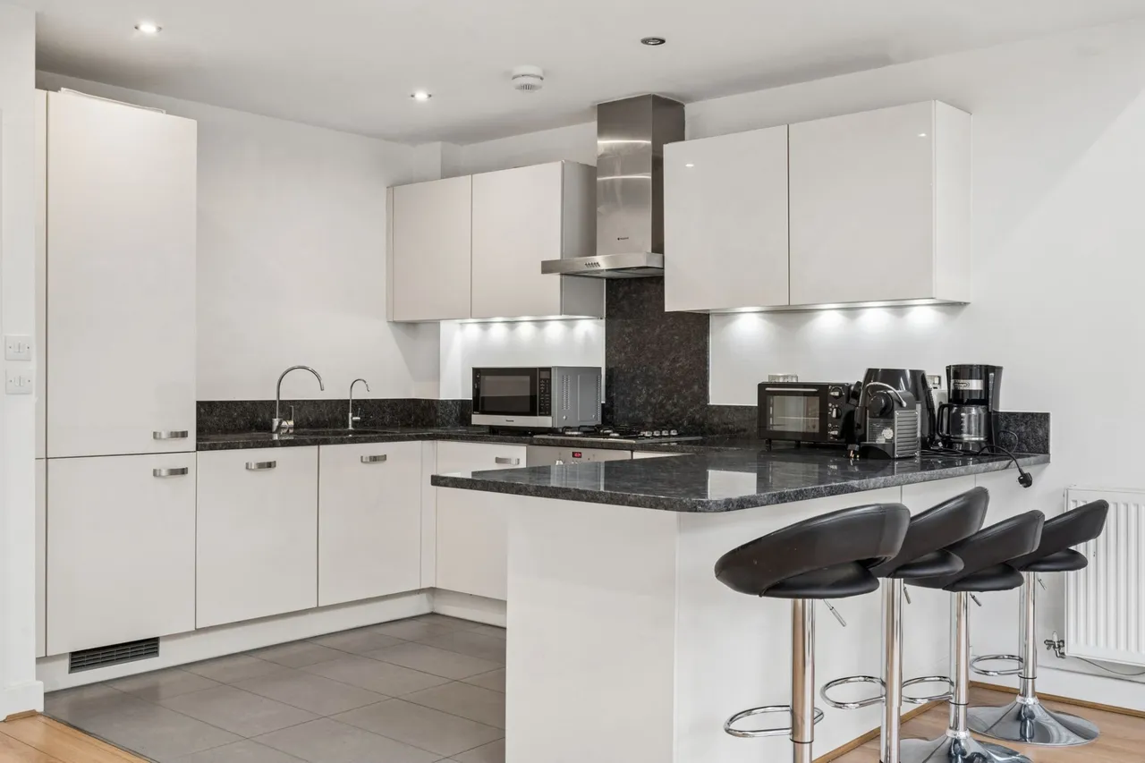 Chequers Avenue, High Wycombe, HP11, photo 2